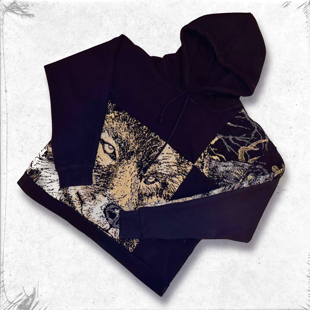 ‘Wolf Pack’ Upcycled Box-Fit Hoodie [L]